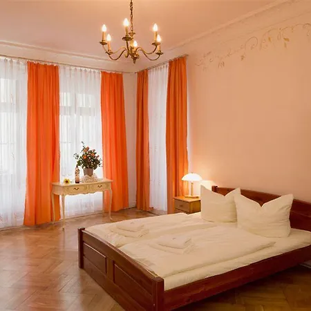 Italia Altstadthaus فندق