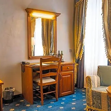 Hotel Italia Altstadthaus 3*